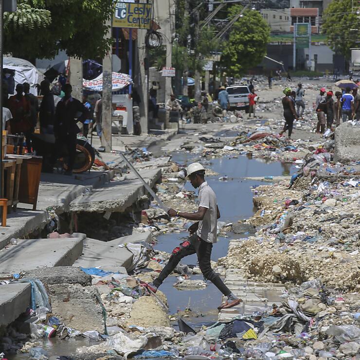 Une vingtaine de personnes ont été tuées samedi, et une quarantaine d'autres blessées dans l'explosion d'un camion en Haïti.