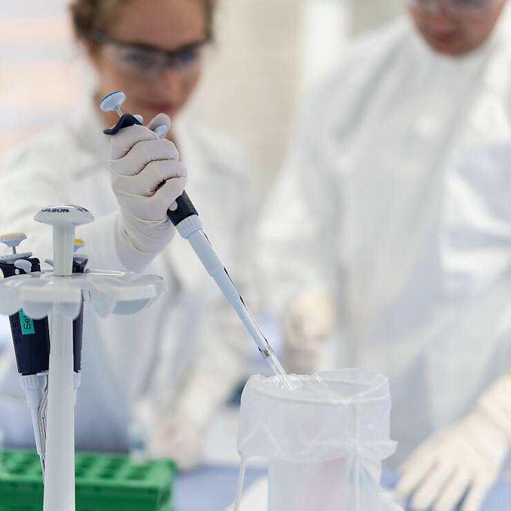 La branche de la chimie et de la pharmacie, plus important contributeur au commerce extérieur de la Suisse, a vu ses exportations reculer de 2,3% en août (archives).