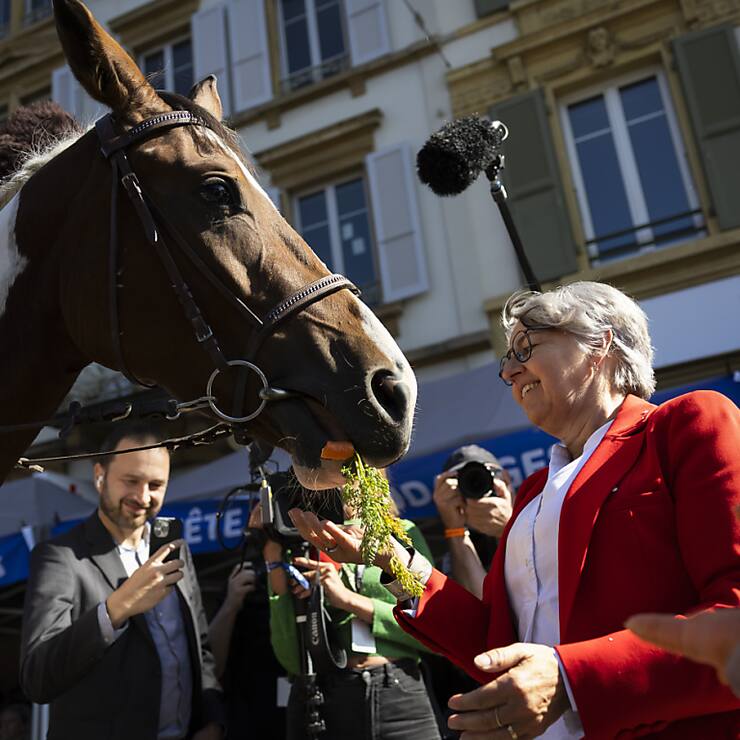 L'an dernier, la conseillère fédérale Elisabeth Baume-Schneider s'était rendue à la Fête des vendanges de Neuchâtel (archives).