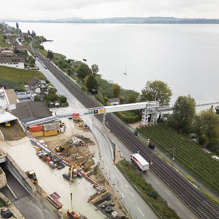 Le percement du tunnel de Gléresse a démarré sur la rive du lac de Bienne.