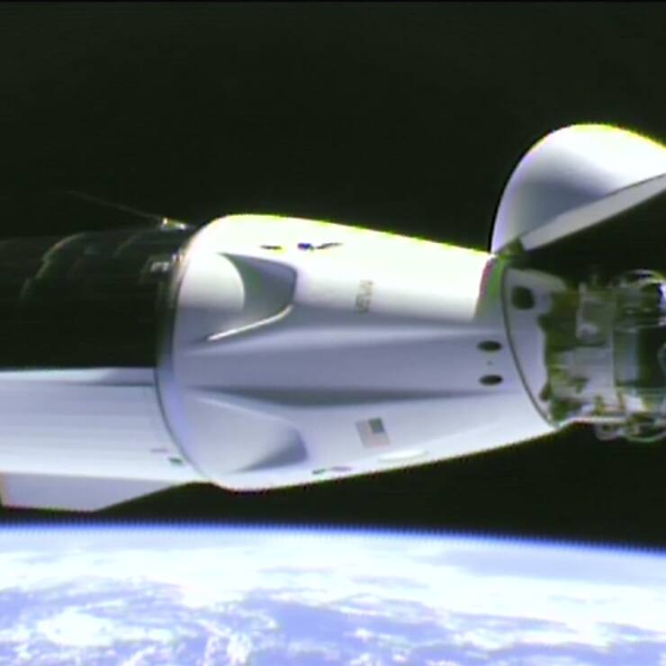 La capsule Dragon s'est amarrée à l'ISS dimanche.
