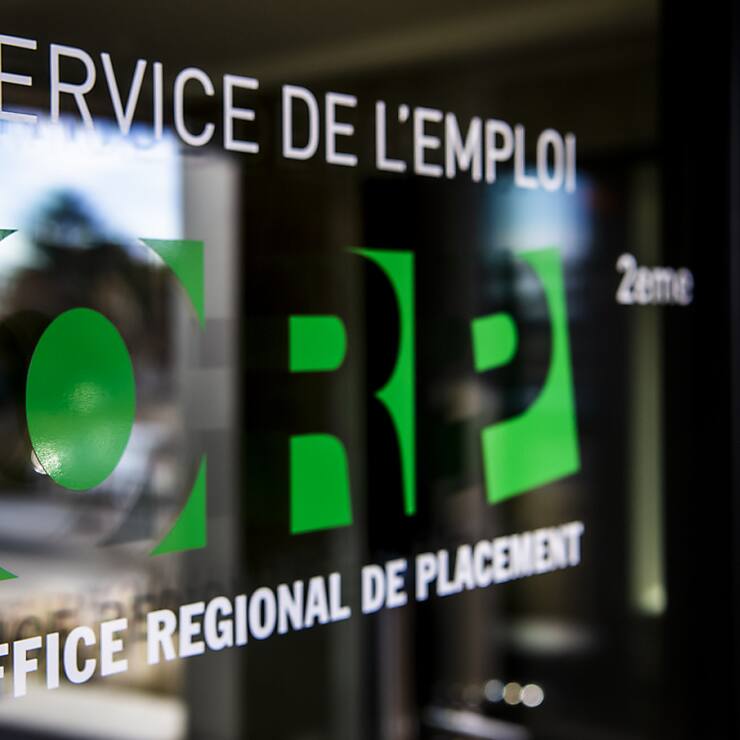 Les experts ont une nouvelle fois revu à la hausse leurs estimations pour le taux de chômage en Suisse fin 2024. (archive)