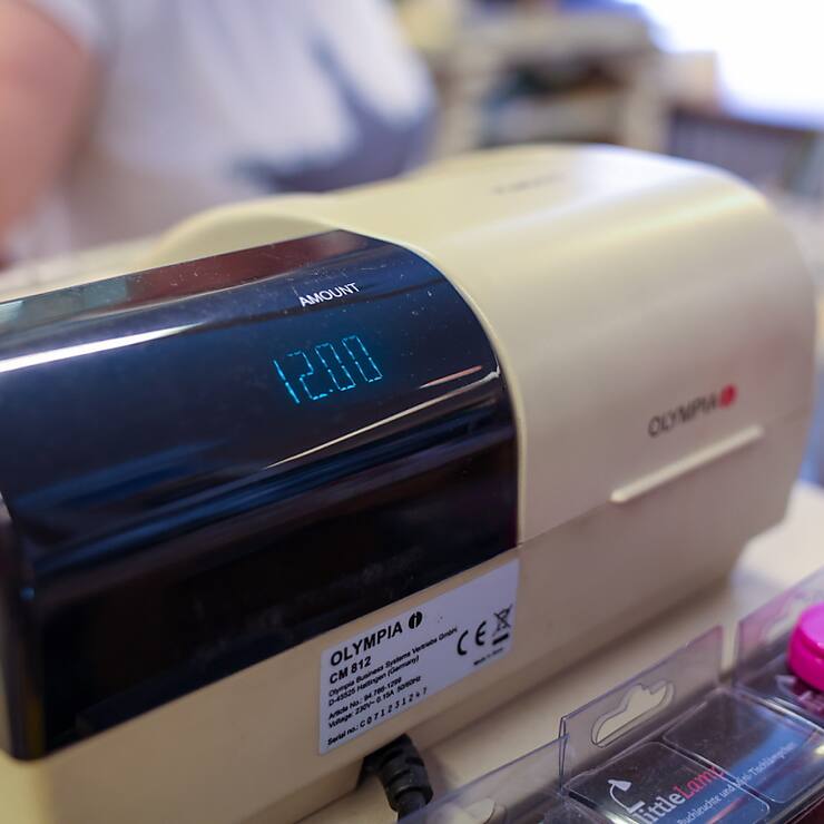 Hors stations-services et prix volatils des carburants, les ventes ont augmenté de respectivement 2,2% en termes nominaux et 3,6% en termes réels. (EPA/Christopher Neundorf)