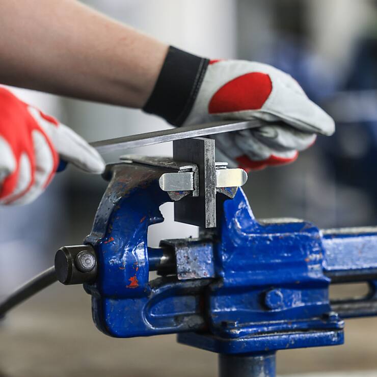 "L'indice PMI de septembre éveille l'espoir d'une stabilisation et d'un rétablissement conjoncturel ces prochains mois dans l'industrie", ont précisé les auteurs du sondage dans un communiqué. (KEYSTONE/DPA/Oliver Berg)