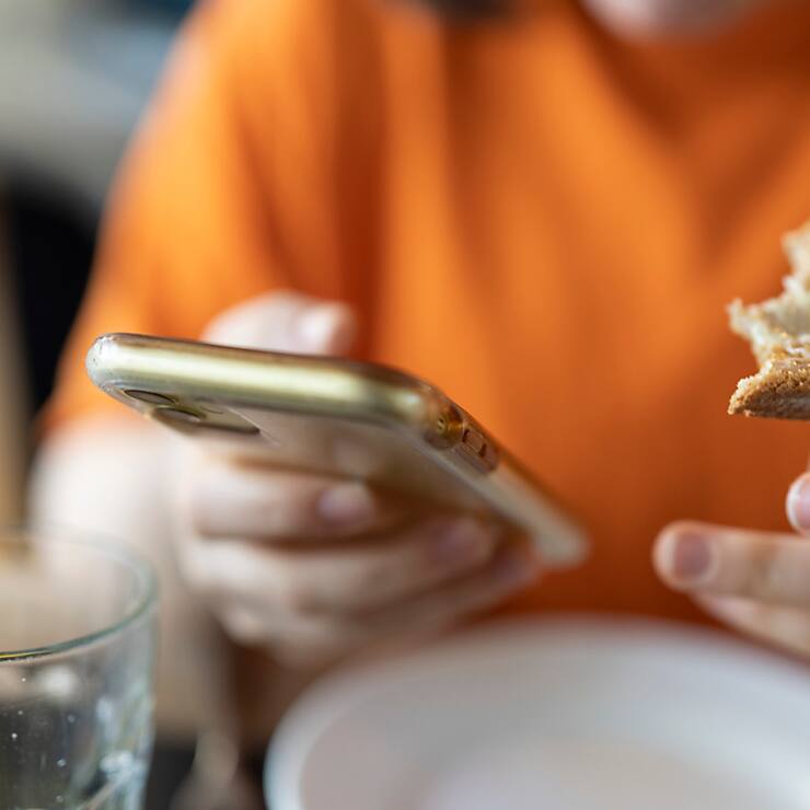 Mercredi matin, des problèmes sont survenus chez l'opérateur de téléphonie mobile Salt (image symbolique).
