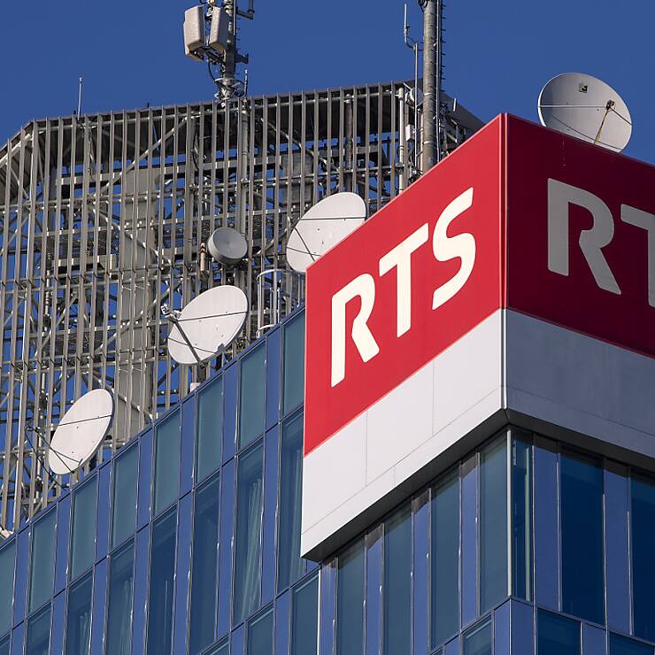 Face aux restructurations prévues en 2025 à la RTS, son personnel propose 20 recommandations et un appel inédit aux cadres pour éviter le plus de licenciements possible (archives).