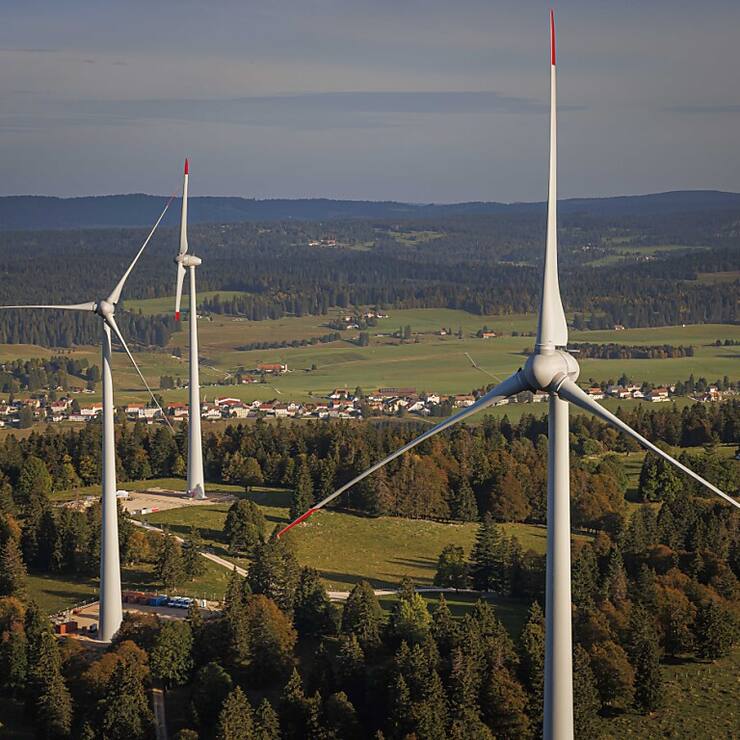 La commission compétente du Conseil des Etats est favorable à une procédure concentrée d'approbation pour des installations solaires et éoliennes (archives).