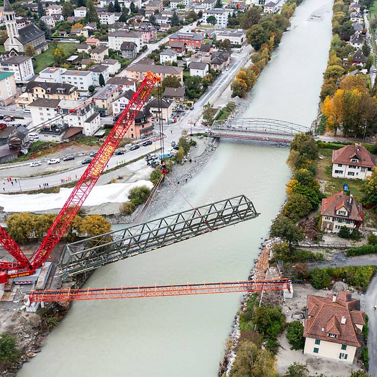 Si le pont ferroviaire qui enjambe le Rhône entre Sierre et Chippis et qui est utilisé par le site industriel a été démonté, le pont routier sera lui relevé.