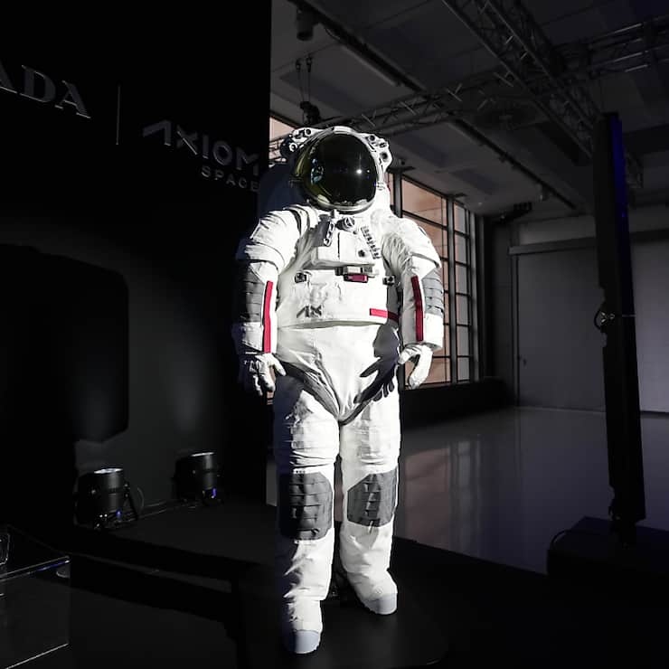 Le modèle mis au point par Prada et Axiom est unisexe et adaptable aux différentes mensurations requises.