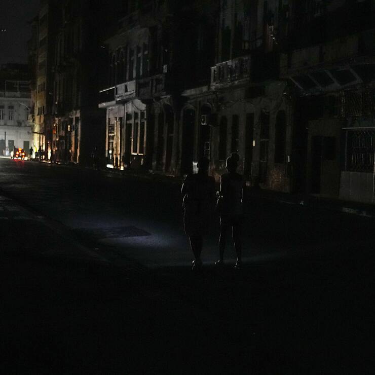 La panne d'électricité prive de courant 10 millions d'habitants sur l'île de Cuba, comme ici à La Havane.