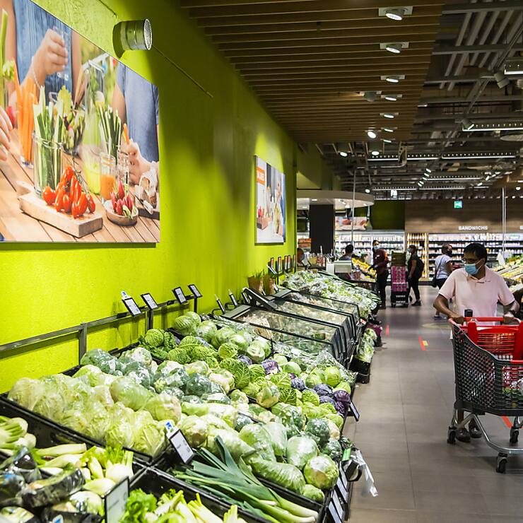 Pour la commission, le projet zurichois est une solution "modérée" qui peut donner au commerce de détail un instrument lui permettant de mieux résister à la concurrence acharnée du commerce en ligne (image d'illustration).