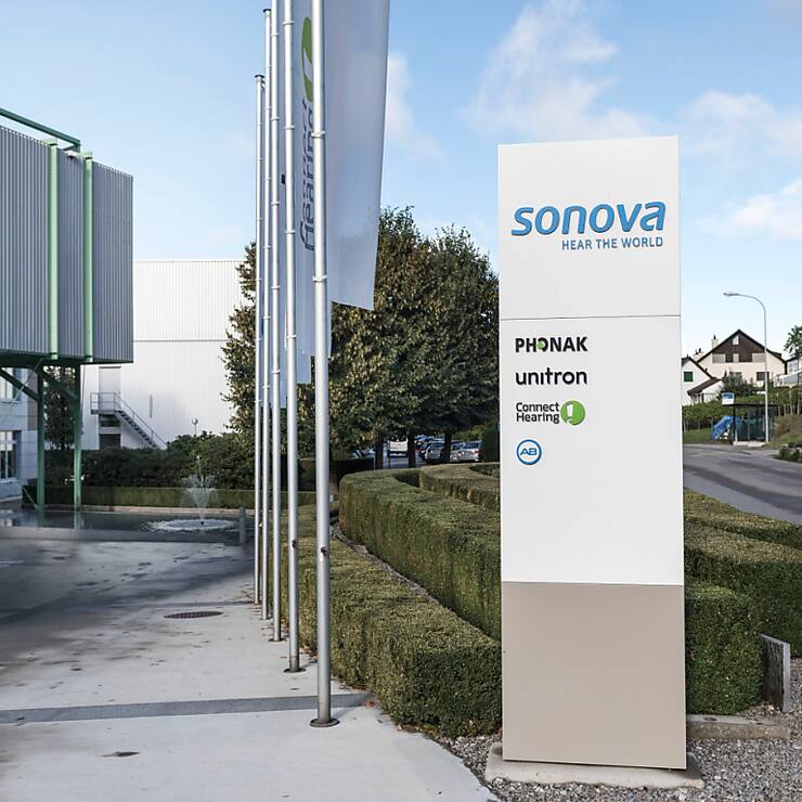 Le producteur et distributeur d'assistances auditives Sonova a procédé à des coupes dans ses effectifs. (archive)