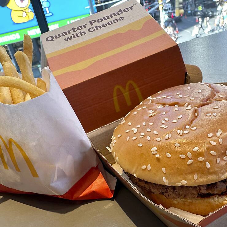 Un hamburger McDonald's Quarter Pounder qui a rendu malades 75 personnes dans le Colorado.