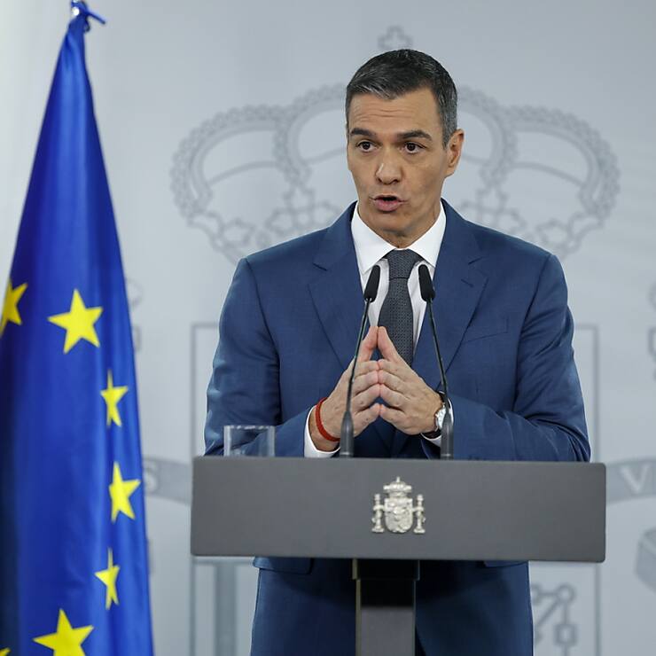 Le premier ministre espagnol Pedro Sanchez a annoncé mardi une aide de plus de 10 milliards d'euros pour les régions sinistrées. Le nombre de soldats et policiers envoyés sur place a été doublé, à 15'000.