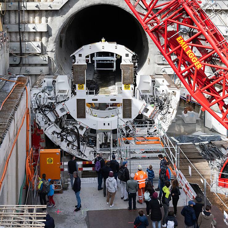 "La forte demande de main-d'oeuvre dans les pays d'accueil a été l'un des principaux moteurs des migrations au cours des deux dernières années", explique dans son éditorial le directeur de l'emploi et du travail à l'OCDE Stefano Scarpetta. Ici, le portail sud du 2e tube du tunnel routier du Gothard.