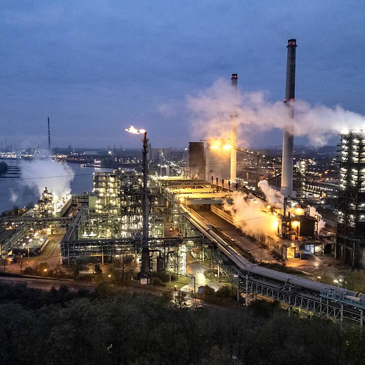 Pour le prochain exercice, le groupe d'Essen s'attend à sortir du rouge, avec un bénéfice net attendu entre 100 et 500 millions d'euros.