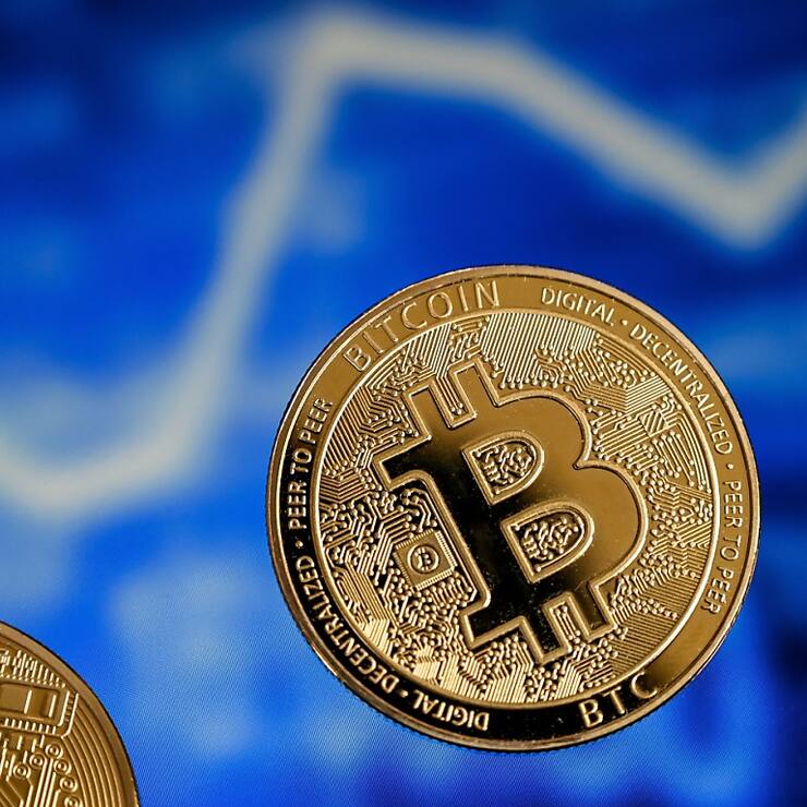 Le bitcoin profitait aussi largement de l'annonce jeudi de la démission avec effet au 20 janvier, soit le jour de l'investiture présidentielle de Donald Trump, du président de l'Autorité américaine de régulation des marchés financiers (SEC), Gary Gensler (archives).