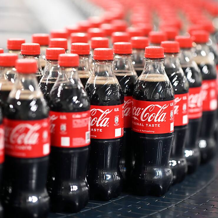 Déjà critiqué pendant les Jeux, l'entreprise américaine avait expliqué devoir utiliser des bouteilles en plastique sur certains sites olympiques.