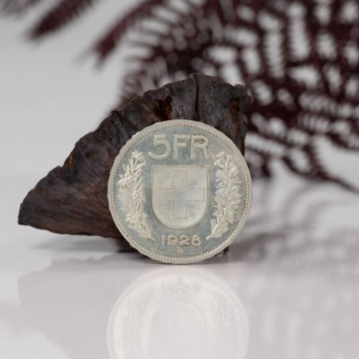 Il n'existe actuellement plus que 200 à 300 exemplaires d'anciennes pièces de 5 francs datées d'avant les années 1930. L'état de la pièce cédée pour 30'000 francs (photo) est particulièrement impeccable.