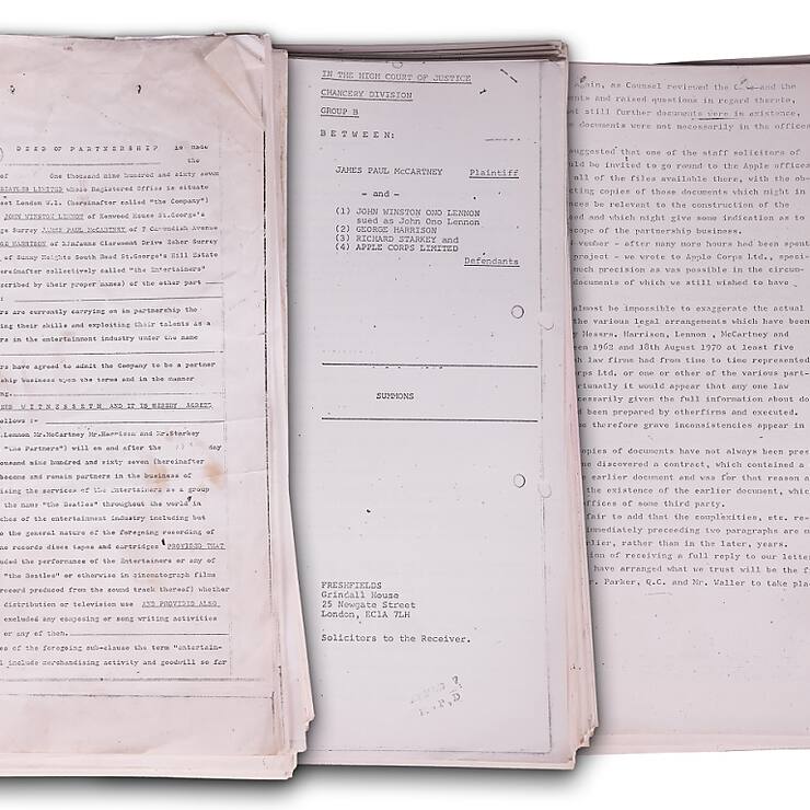 Les documents juridiques qui évoquent notamment certains litiges entre les Beatles ont été vendus aux enchères.