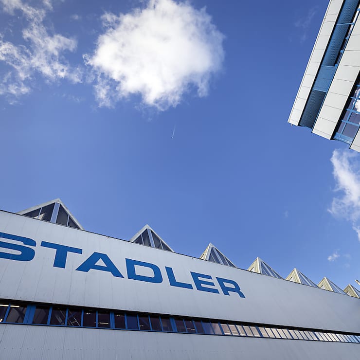 Le partenariat entre Stadler Rail et Caltrain avait débuté par une commande de 16 rames à deux étages KISS en 2017 (archives).