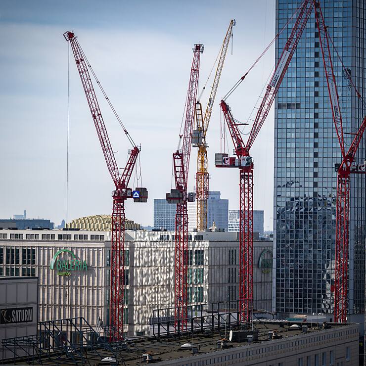 Les Chambres fédérales veulent légiférer sur les salaires cantonaux minimaux. Le Conseil fédéral lui soumet un projet à contre-coeur (archives).