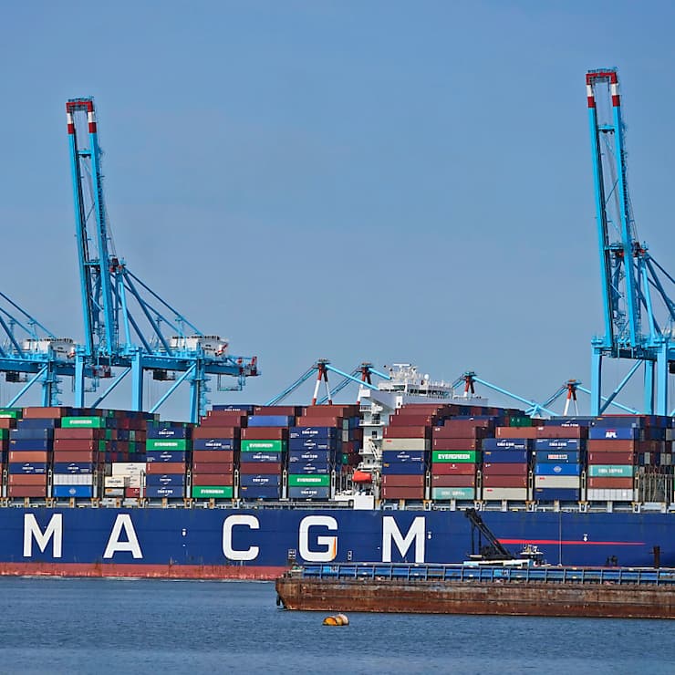 Sur l'axe Méditerranée-Rhône-Saône, 80% des marchandises sont actuellement acheminées par la route, 15% par le rail et seulement 5% par le Rhône (archives).