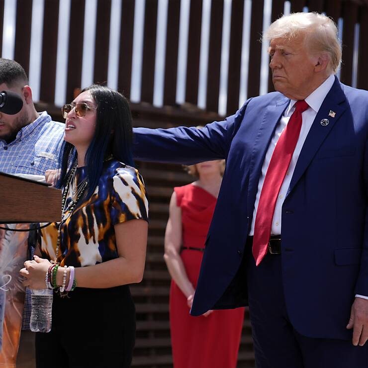 Donald Trump a surnommé le journaliste d'ABC de façon péjorative "Slopadopoulos", le qualifiant d'"homme petit et irrité" et d'"intervieweur le plus bas et le plus malveillant qui existe" (archives).