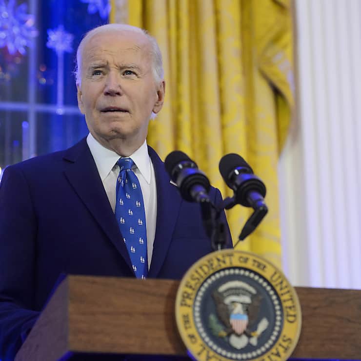 Face au risque que Donald Trump fasse fi de cette feuille de route, l'émissaire climat de Joe Biden, John Podesta, a assuré dans un échange avec des journalistes être confiant dans la capacité du secteur privé et des autorités locales à "faire avancer les choses".