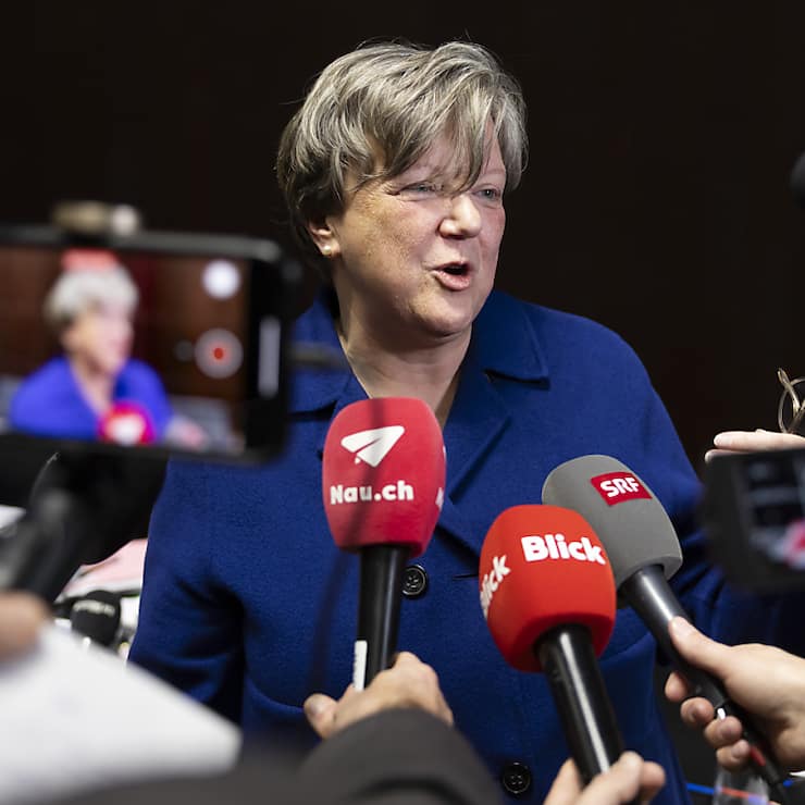 Les milieux économiques saluent les conclusions de la Commission d'enquête parlementaire (CEP) sur la chute de Credit Suisse. Ici, Isabelle Chassot, présidente de la CEP. (archive)