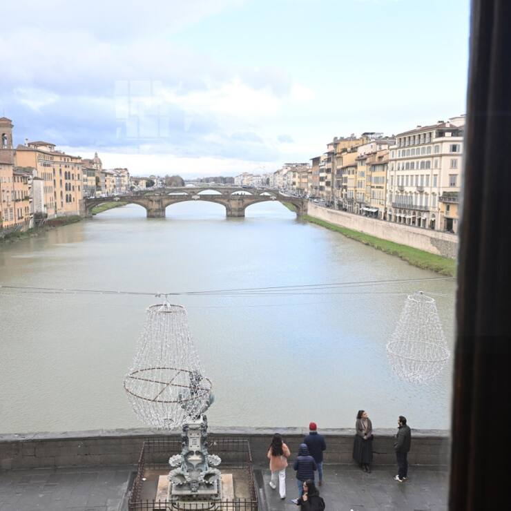Le Corridor de Vasari rouvre après huit ans de restauration à Florence.