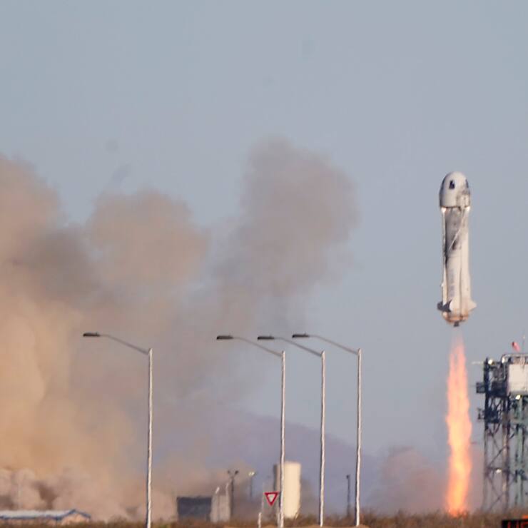 Si le lancement est un succès, Blue Origin signerait son premier vol en orbite. La société emmène déjà depuis plusieurs années des touristes dans l'espace, avec sa fusée New Shepard. (archivs)