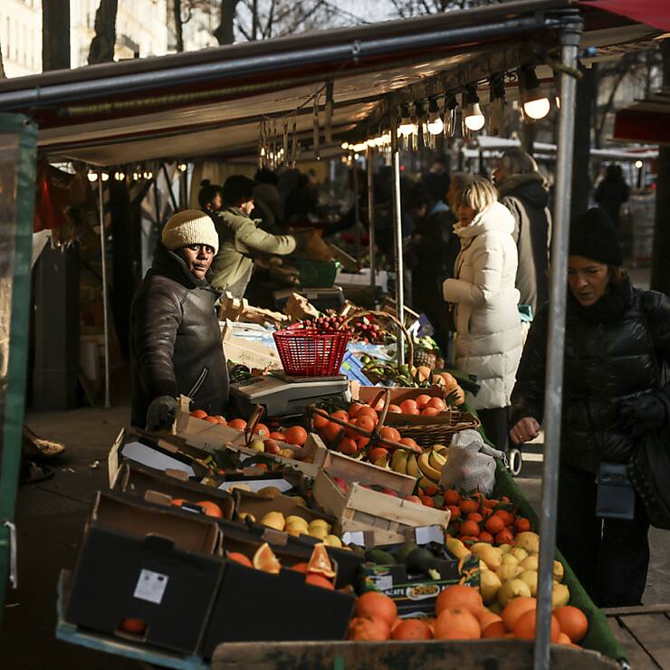 Les craintes des ménages face à l'augmentation du chômage sont en forte hausse, +10 points à 53, après en avoir déjà gagné 9 en novembre atteignant son plus haut niveau depuis mai 2021.