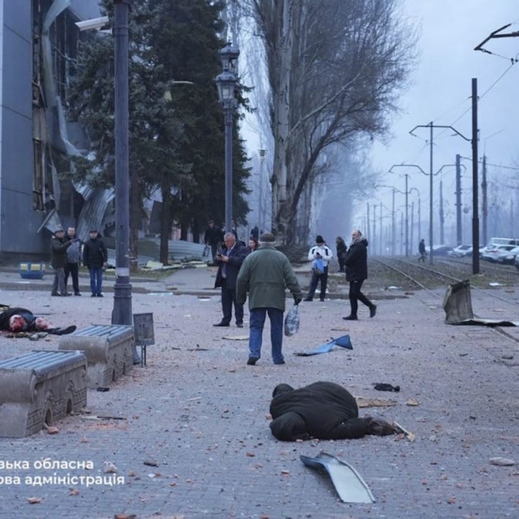 Une frappe russe a fait plusieurs morts mercredi à Zaporijiia.