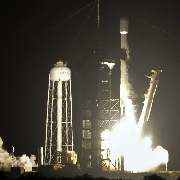 Falcon 9 a décollé avec succès de Floride.