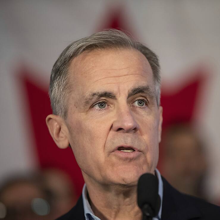 Mark Carney se présente comme un outsider qui ne vient pas du sérail politique et qui promet de remettre l'économie canadienne "sur les rails".