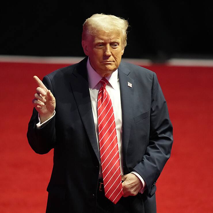 Le cours de la nouvelle cryptomonnaie de Donald Trump s'est envolé.