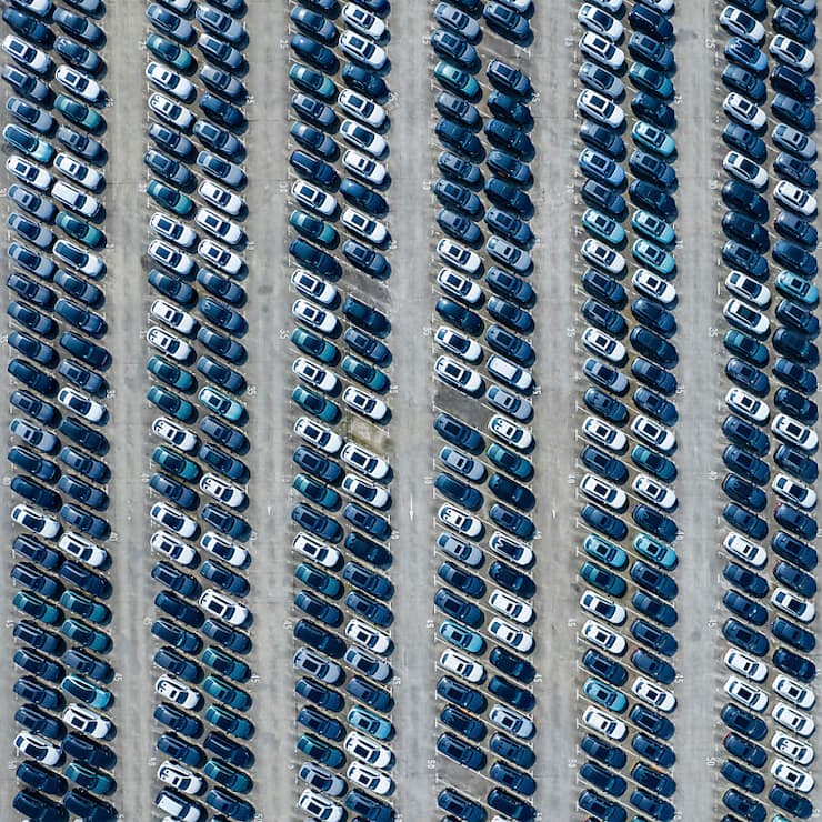 Les voitures hybrides ont pris le contrôle d'un marché automobile européen au ralenti en 2024, tandis que les électriques ont perdu du terrain. (archives)