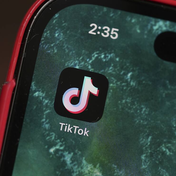 Donald Trump a signé lundi un décret ordonnant à son gouvernement de suspendre pour 75 jours l'application de la loi interdisant l'application TikTok (archives).