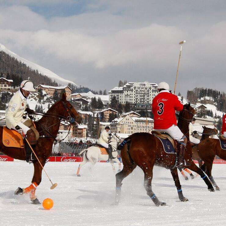La surface de jeu du polo sur neige est plus petite que pour son homologue sur herbe et l'équipement n'est pas le même (archives).
