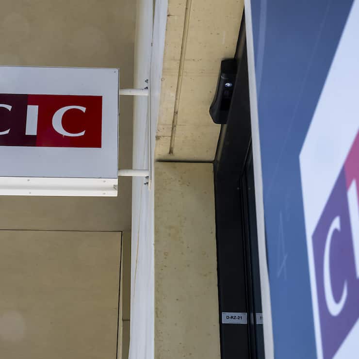 Banque Crédit Industriel et Commercial (Suisse) vise une croissance des activités de crédits et dépôts et entend renforcer ses fonds propres comme "levier de croissance" pour les entrepreneurs. "Notre actionnaire, Crédit Mutuel Alliance Fédérale, a injecté 300 millions de francs dans la banque."