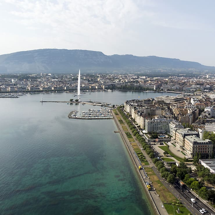 Rares sont les analystes interrogés qui prédisent un choc des prix de l'énergie, une forte volatilité des devises ou un taux directeur négatif en Suisse comme principaux risques sur les marchés financiers en 2025.