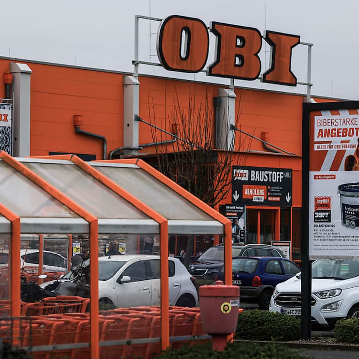"Du fait de leur très grande surface de vente, ces derniers remplissent les conditions idéales pour se muer en magasins OBI", précise le communiqué.