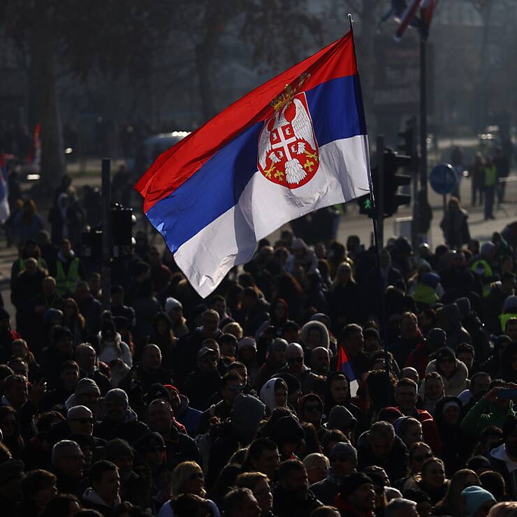 Cette révélation intervient au moment où la Serbie est en crise, la population se révoltant depuis des mois contre la corruption du gouvernement.