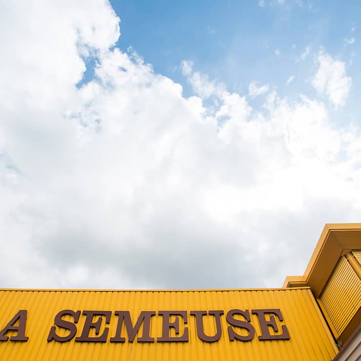 Le torréfacteur chaux-de-fonnier veut construire un nouveau bâtiment à côté de ses locaux actuels (archives).