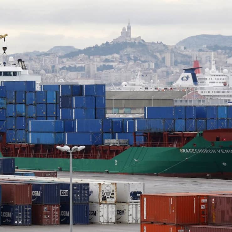 Le déficit commercial français sur les biens reste élevé, mais devrait se réduire en 2024, selon des chiffres attendus vendredi. (archives)