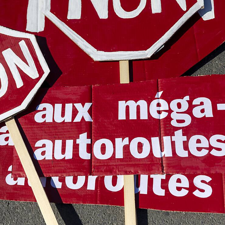 La campagne sur l'extension des autoroutes a coûté près de 10 millions au total. Le peuple suisse a refusé le projet le 24 novembre 2024 (archives).