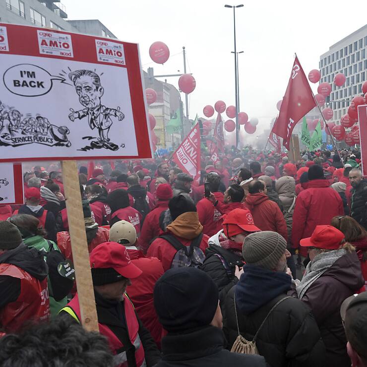C'est la première journée de mobilisation syndicale depuis l'entrée en fonction le 3 février du nouveau gouvernement.