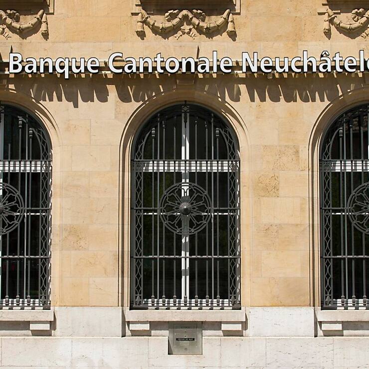 Principal moteur de la banque, les opérations d'intérêt ont reculé de 3,3% à 132,6 millions. Les opérations de commissions et prestations de service ont par contre avancé de 2,7% à 31,4 millions. Enfin, les revenus provenant du négoce ont enflé de 20,2% à 14,2 millions.
