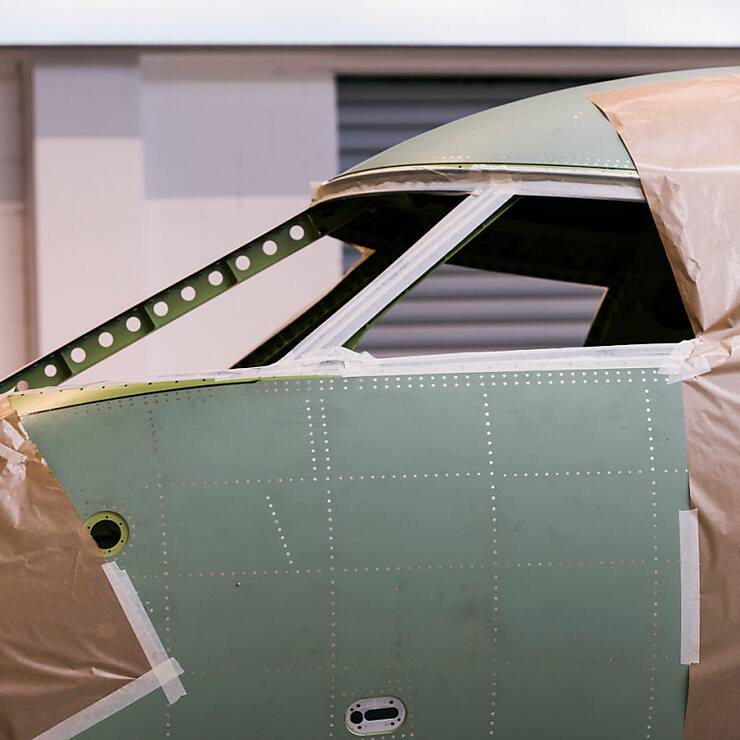 Le constructeur aéronautique nidwaldien Pilatus ouvre un nouveau site de production dans la région de Séville, dans le sud de l'Espagne. Environ 400 collaborateurs y fabriqueront des aérostructures pour les jets d'affaires PC-24 ainsi que des harnais de câblage.